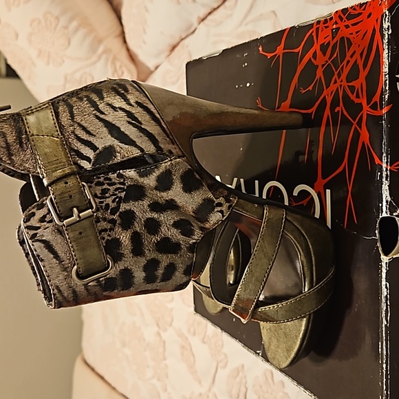 NWT high heels - Picture 1 of 4